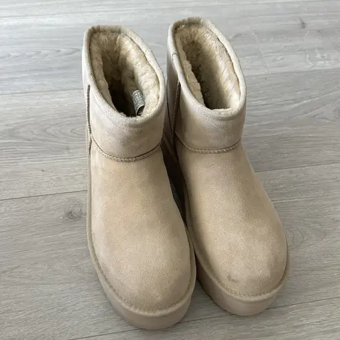 UGG  Classic Mini Platform Boots size US Women’s 10 NWOT