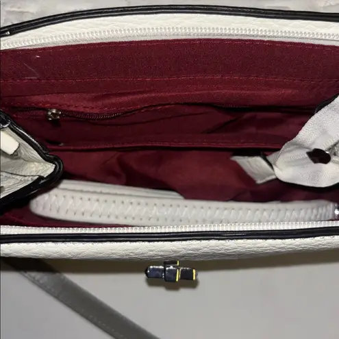 JAIME BRAND FROM THE UK.. NEW WHITE FAUX LEATHER HANDBAG SILVER ACCENTS/STUDS