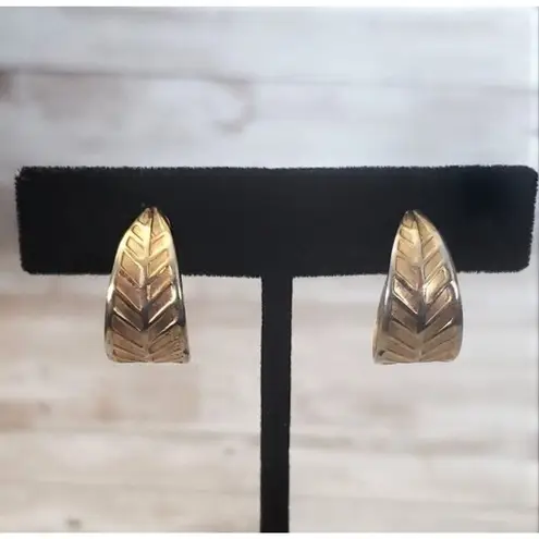 Vintage Clip On Earrings