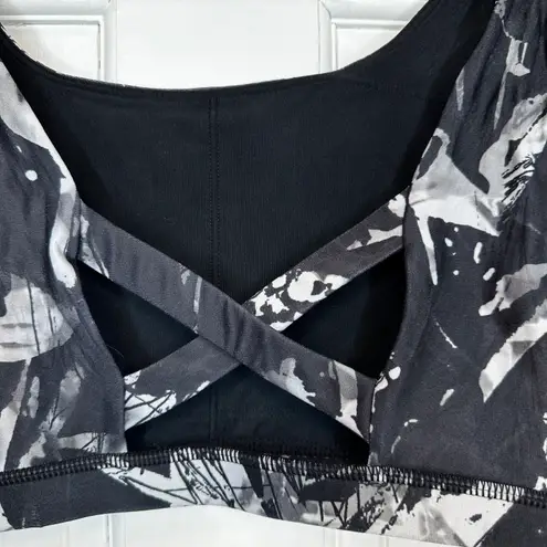 Mondetta Abstract Criss Cross Back Sports Bra in Black/Gray/White - XS/SMALL