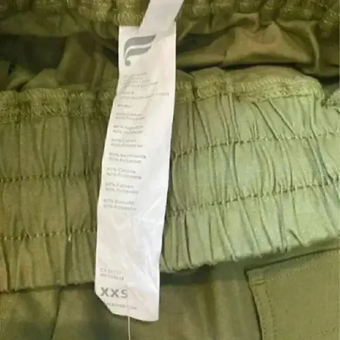 ⭐️ New with tags green Camden cargo shorts from fabletics in size xxs thumbnail 8