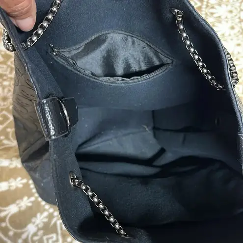 Handbag/Purse Black w/embossed Skulls/ Chain Straps