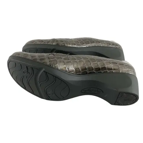 Soft Style Womens Loafers Slip On Faux Leather Crocodile Print Brown Size 8.5