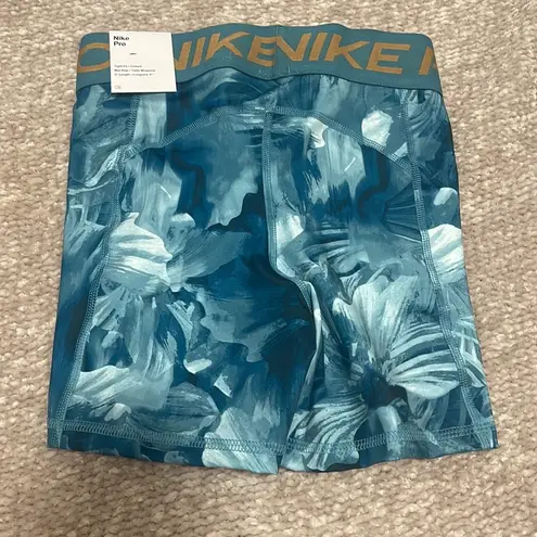 Nike  Spandex shorts