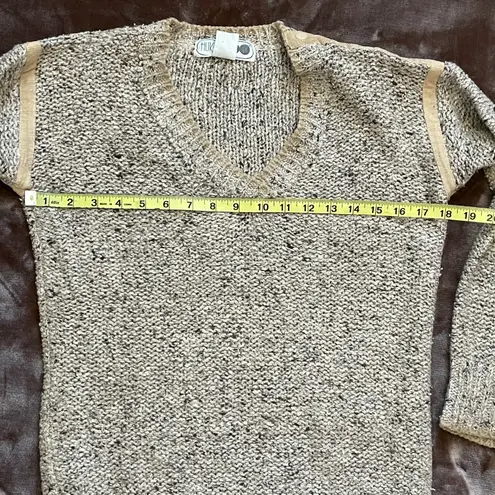 Huk-a-poo Vintage V-neck Sweater Beige Gray Heathered Medium