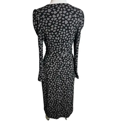 Ann Taylor  Black Giraffe Print Matte Jersey
Wrap Dress black gray Sz 4