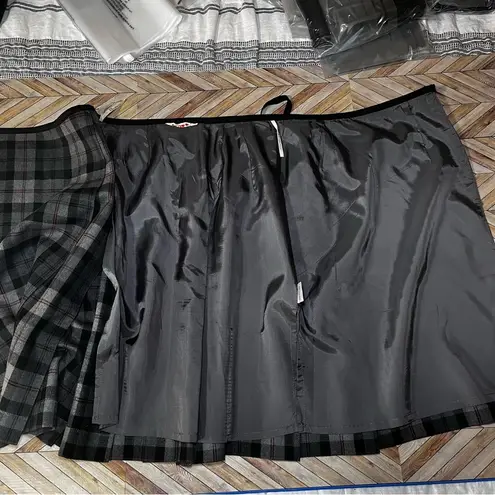 Brahmin Vintage Wool Gray Black Tartan Plaid Skirt Pleated Wrap Style Classic