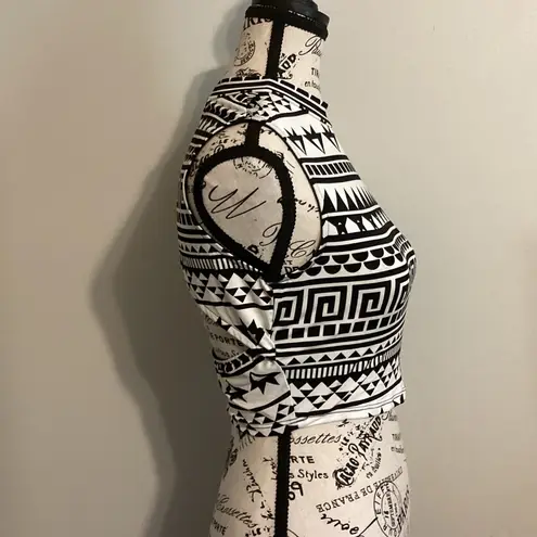 Body Central  OPEN BACK AZTEC CROP TOP Sz. LG