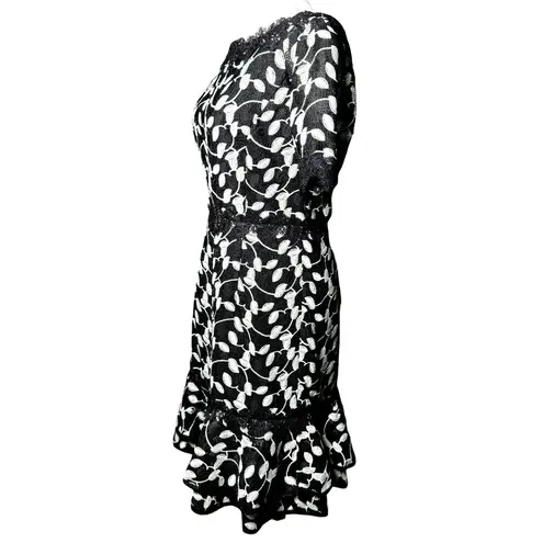 NEW SHANI Black White Lace Floral Cocktail Dress M Womens Elegant Party Wedding Size 4
