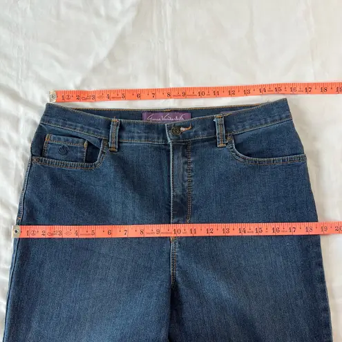 Gloria Vanderbilt Women's Amanda Jeans 10 Medium Wash Straight Leg