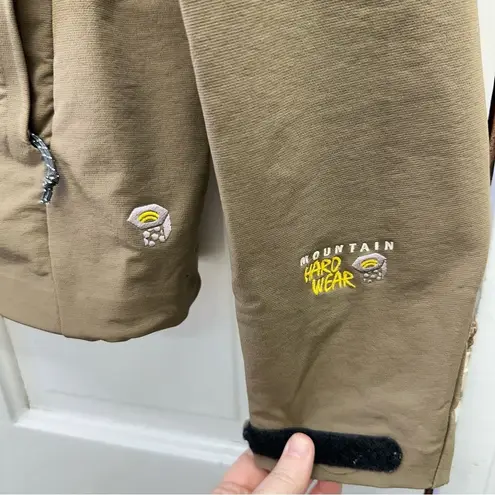 Mountain Hardwear Mountain Hardware outdoor adventure zip up jacket women's medium.