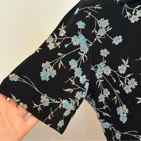 Ronni Nicole Vintage by Ouido Black and Blue Floral Buttondown Short Sleeve Top