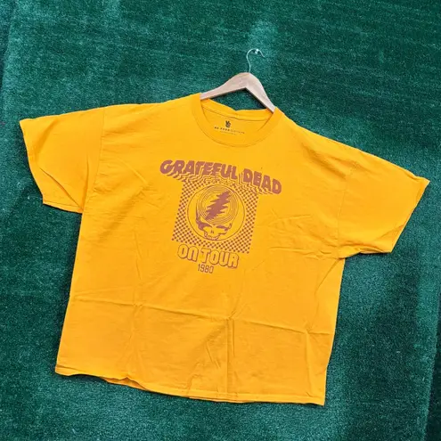 Grateful Dead “On Tour 1980” yellow T-shirt in size XXL