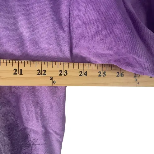 The Mountain Women's Size XL Vintage Purple Native Wolf Graphic T Shirt