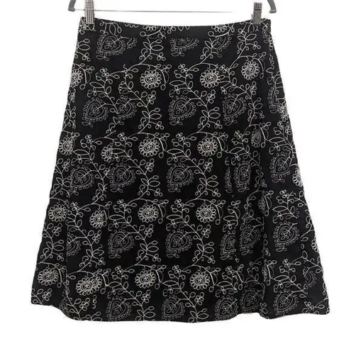 Van Heusen Black Cream Embroidered Skirt Size 6 Embroidered A-Line Skirt