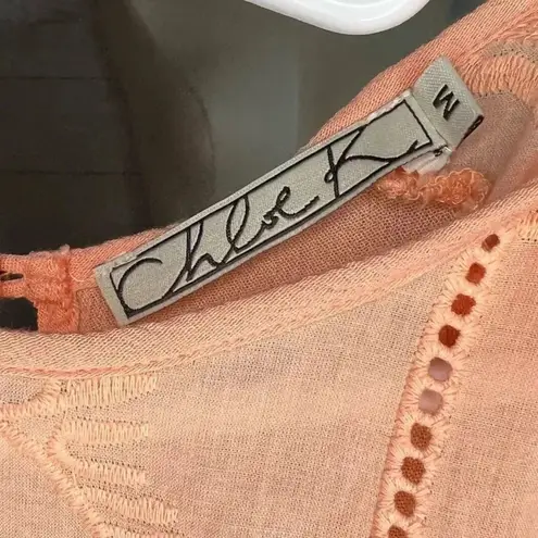 Chloe K peach sleeveless top Size Medium