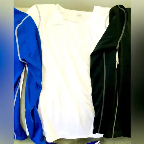 Bundle of three athletic tops 🖤🤍💙 NEW Blue