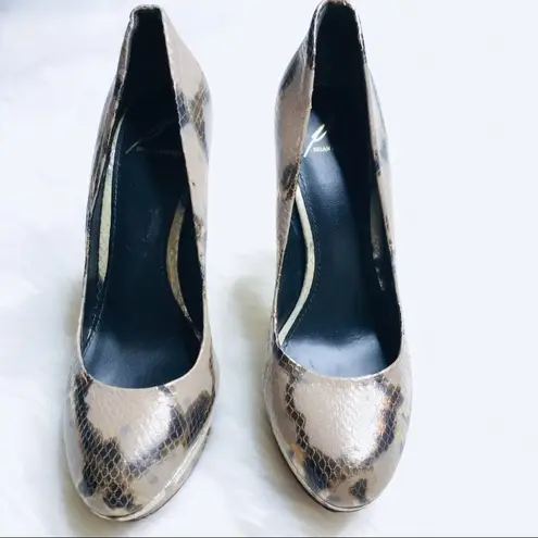 Brian Atwood  Fontanne Metallic Pumps EUC Sz 8 EUC