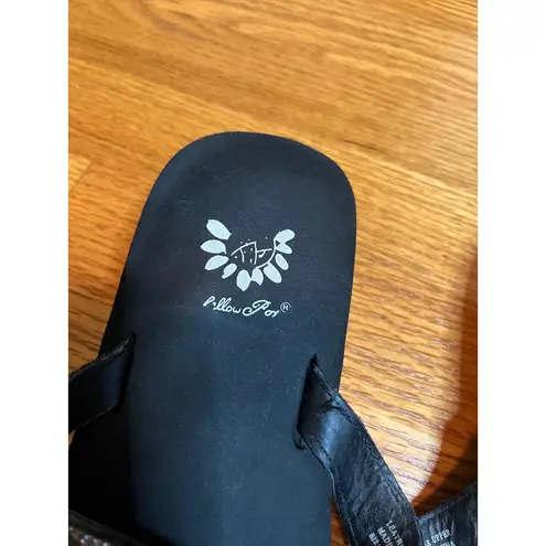 Yellow Box Black Rhinestone Flip Flops Sandals Sparkly Bling Casual Size 8 1/2