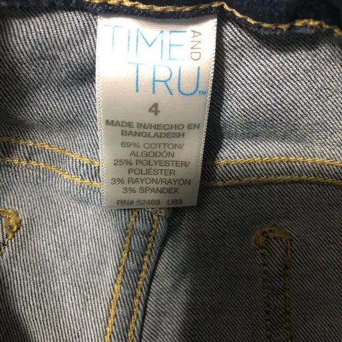 Time & Tru  Bermuda women’s size 4‎ jean shorts mid rise medium wash