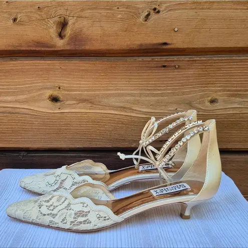 Badgley Mischka Women's Betsy Lace Kitten Heel Pumps