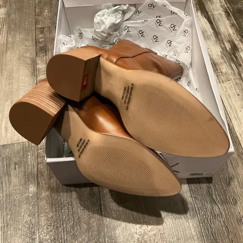 DV by Dolce Vita Tan Tezza Boots Size 8.5 Brown