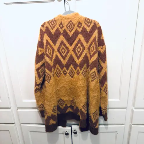 Woven Heart Women's Geometric Pattern Fuzzy Cardigan Sweater Size S Brown Gold
