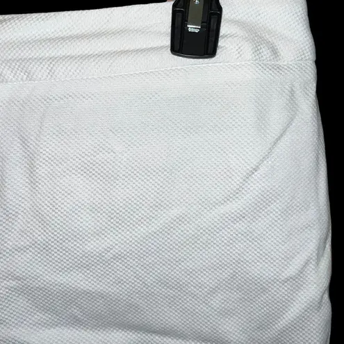 Susan Bristol Women's 4 White Cotton Flat Front Bermuda Shorts Stretch