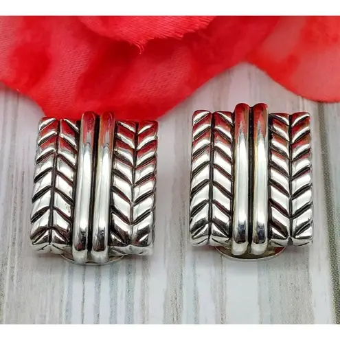 Great Silver Tone Textured Square Clip On Earrings Etched Mirrored CUTE .75"