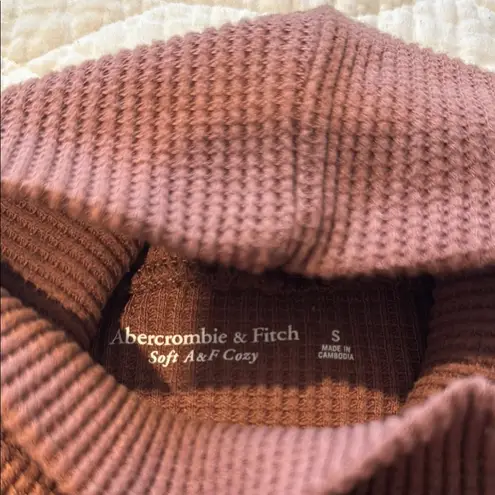 Abercrombie & Fitch  Cozy Ribbed Sweater size small - Image 2