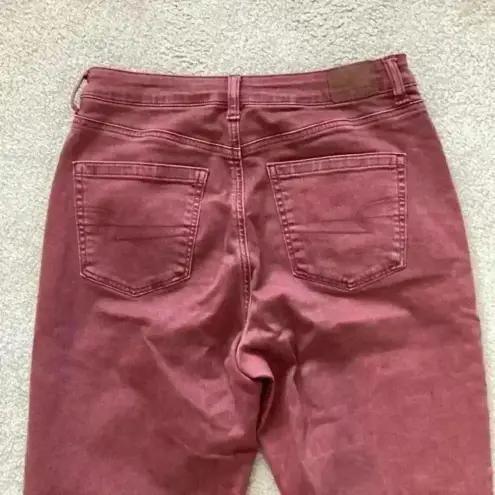 American Eagle ⭐️  maroon mom jeans in size 8 short