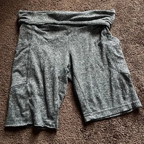 Aresa gray high waisted biker shorts with pockets S