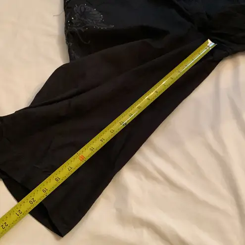 Gloria Vanderbilt Annaliese embroidered black capri pants 20W