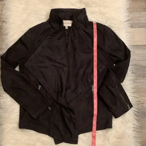 Cupcakes and Cashmere Mackenzie faux suede stretch open front draped jacket M