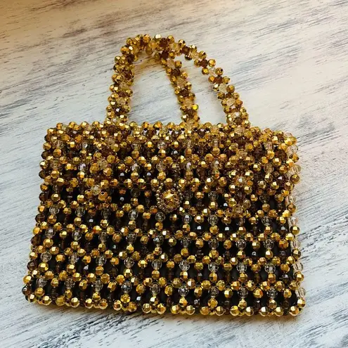 SAMANTHA HESKIA ✨Chic Gold Clutch for Elegant Evenings