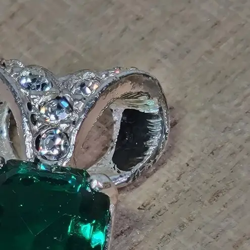 VTG Roman Rhinestone Heart Pendant Emerald Green Cut Stone Silver Tone Jewelry