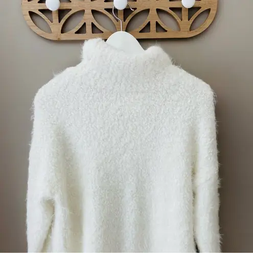 Aerie  Long Fuzzy Turtleneck Sweater White Sz Small