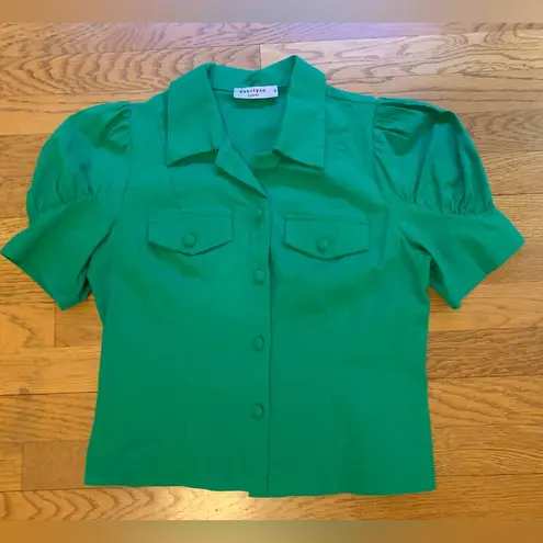 Button up short sleeve blouse in Kelly green size M Size M