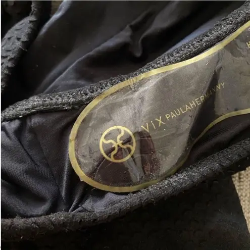 VIX BY PAULA HERMANNY
Scales Ana One