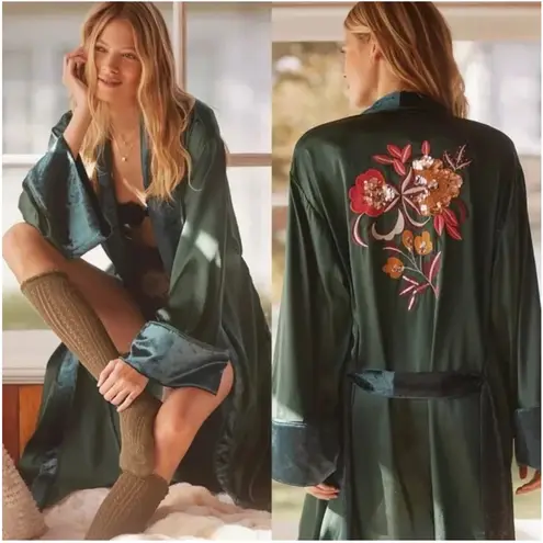 Anthropologie  Sleek Floral Sequin & Embroidered Robe in Emerald Green Size S / M