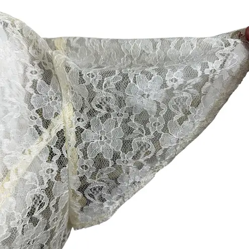 Vintage New Frontier Wedding Dress Dress Size 15 White Lace Made in USA Size M