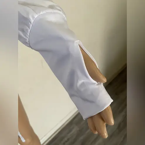 Zyia White Fitted Hoodie Sweatshirt