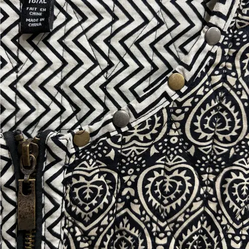 Women’s Black, Tan and White Quilted Zip Front Jacket by Tribal, NWT, Size TG/XL Black