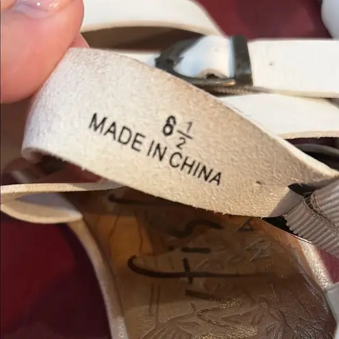 Blowfish Malibu Rumor White Strappy Sandals with Ankle Buckle Size undefined