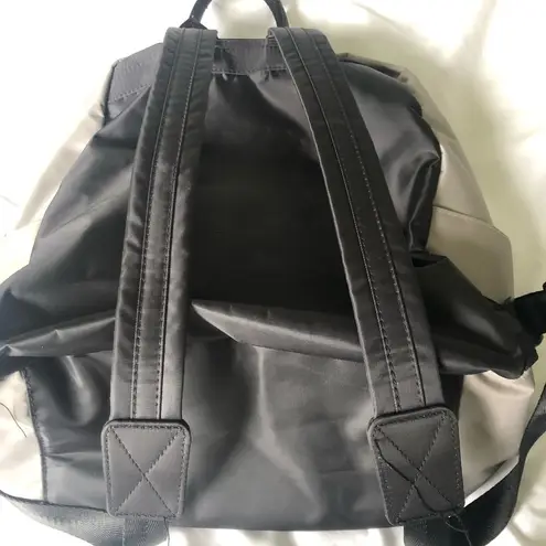 Go Sac gray and black backpack