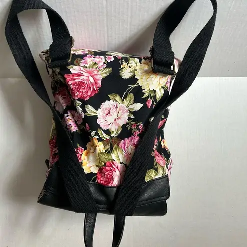 Madden Girl  floral Backpack, midsize bag, drawstring, black and pink