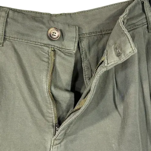 Free People  SZ 12 Billie Chino Shorts Hi-Rise Pleated Pockets Zip-Fly Army Green