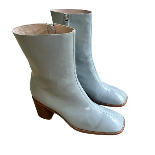 Intentionally Blank Contour Sky 10 Blue