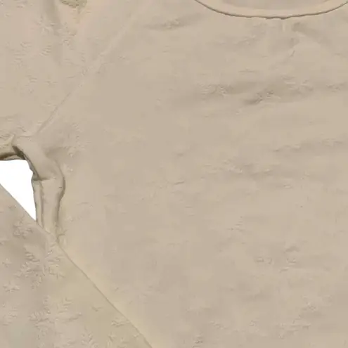 Zyia Crop Snowflake Long Sleeve with Thumbholes M Activewear