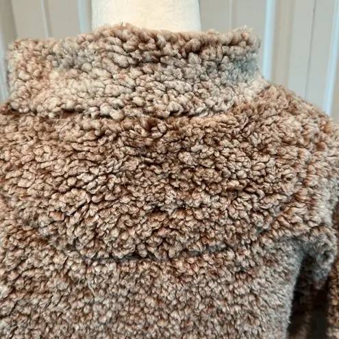 Fantastic Fawn Medium Neutral Sherpa Quarter Zip Pullover